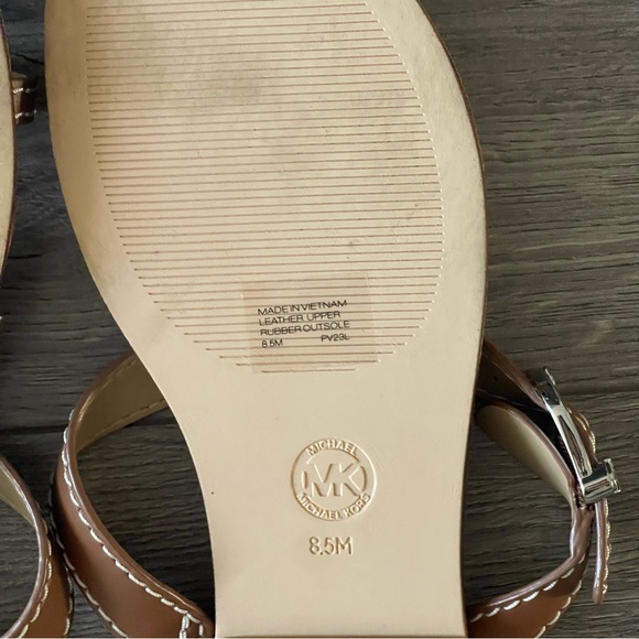 Michael Kors Ashton Flat Sandal Brown Leather Size 8.5 - Picture 4 of 7